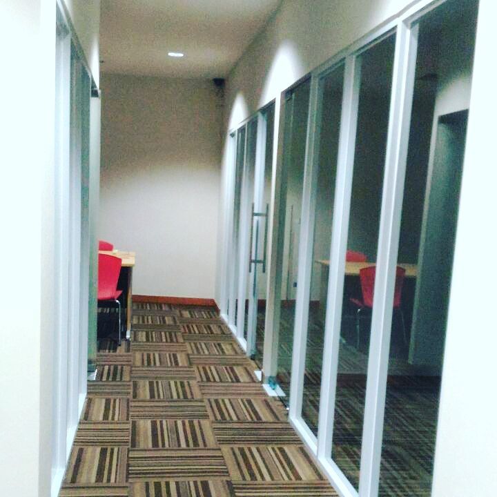 Yuk Pesan Jasa Partisi Aluminium Kantor Jakarta dan Sekitarnya di  Arskal Interior 